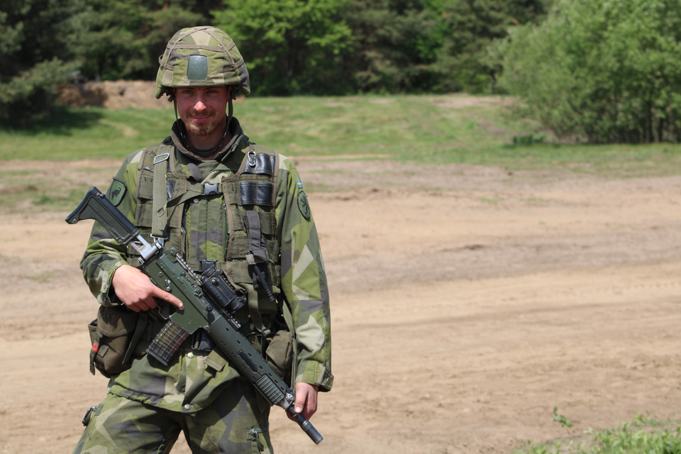 Szeregowy Anders Ferenz z wojsk inżynieryjnych szwedzkiej armii brał udział w ćwiczeniach Defender Europe 2022