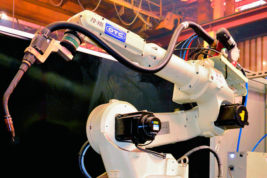Nowoczesny robot spawalniczy firmy OTC DAIHEN rozpoczął niedawno pracę w spółce KGHM ZANAM