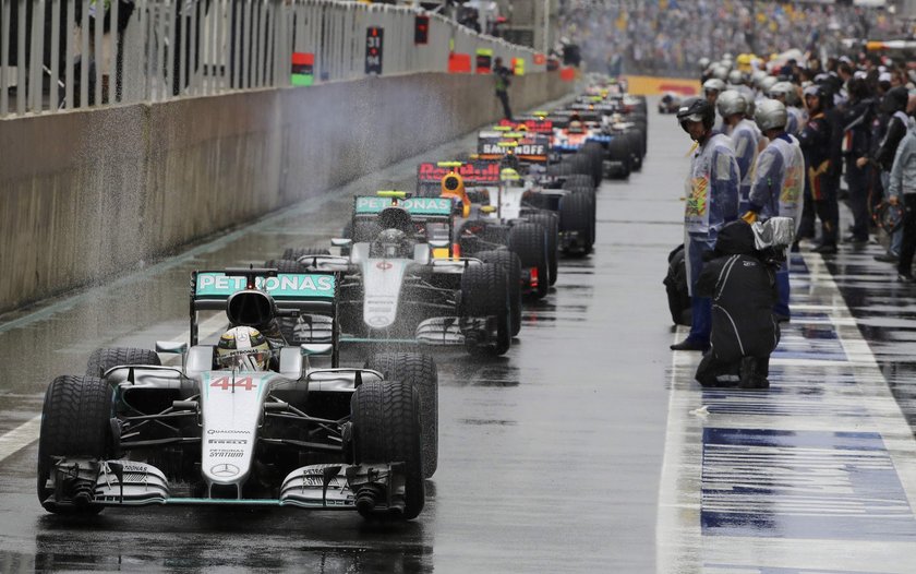 Felipe Massa miał wypadek na Interlagos. Hamilton wygrał GP Brazylii