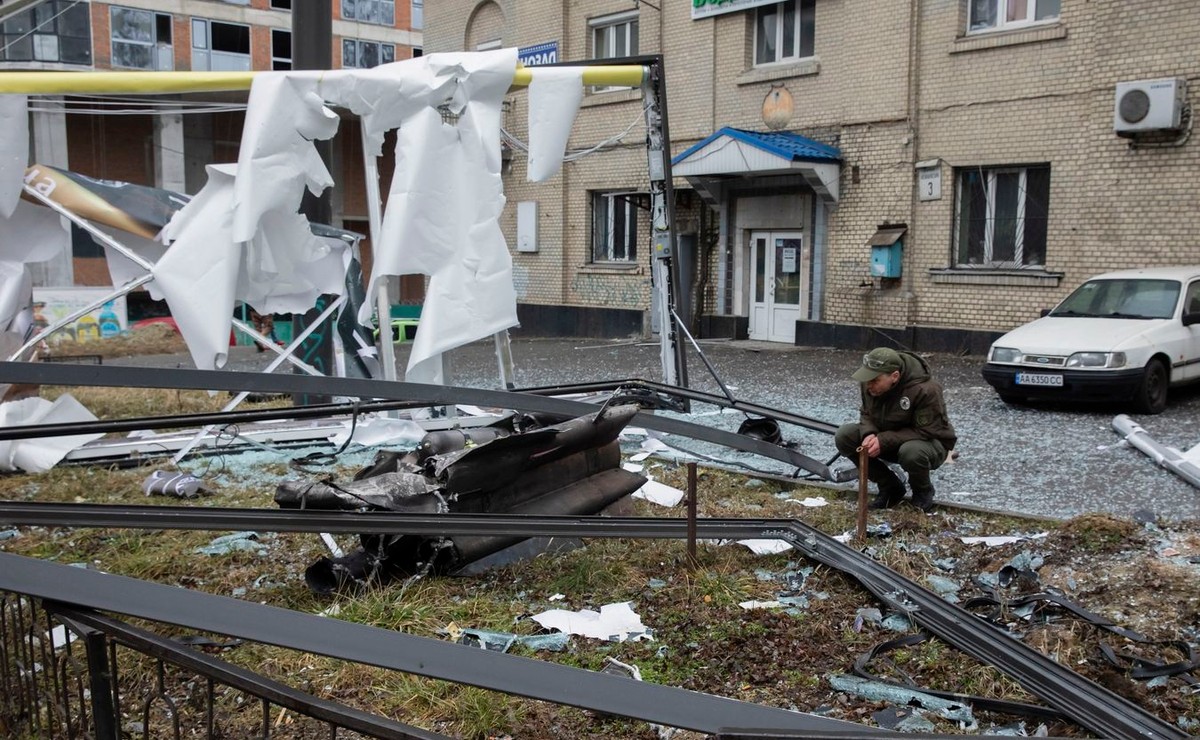 Skutki eksplozji w Kijowie po wkroczeniu wojsk rosyjskich na Ukrainę