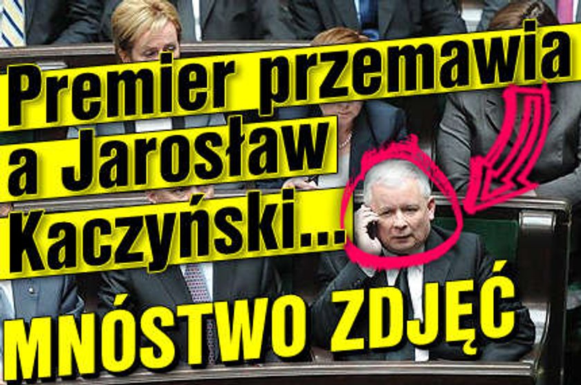 Kaczyński rozmawiał przez telefon na expose