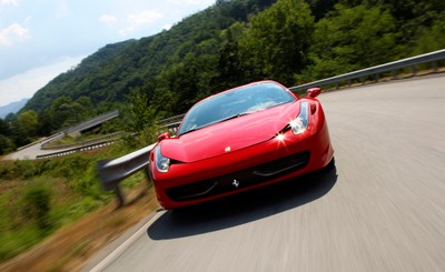 Sprzedaż nowych samochodów drastycznie spada w UE