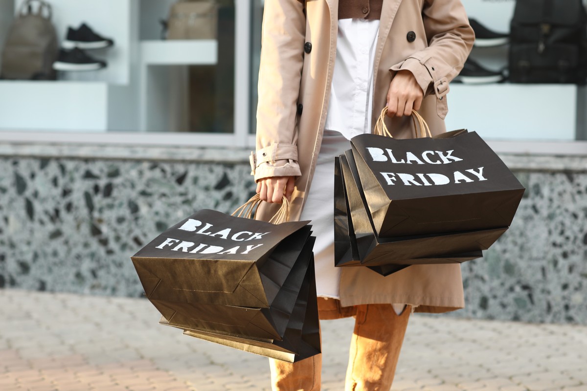 black friday, zakupy, kobieta