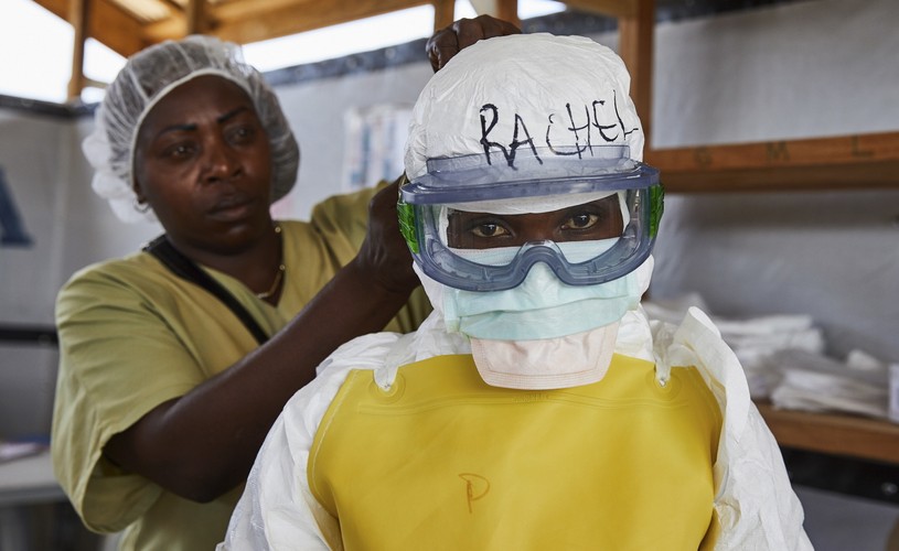 FALA EPIDEMICZNA WIRUSA EBOLA W AFRYCE