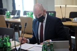 Wiceminister zdrowia: Skala pandemii nas przerosła