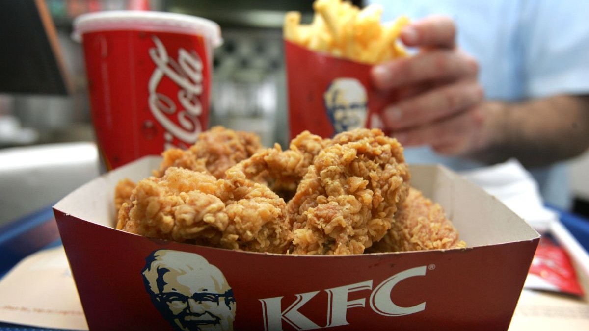 KFC renunță la Pepsi și trece la Coca-Cola, după o colaborare de aproape 40 de ani