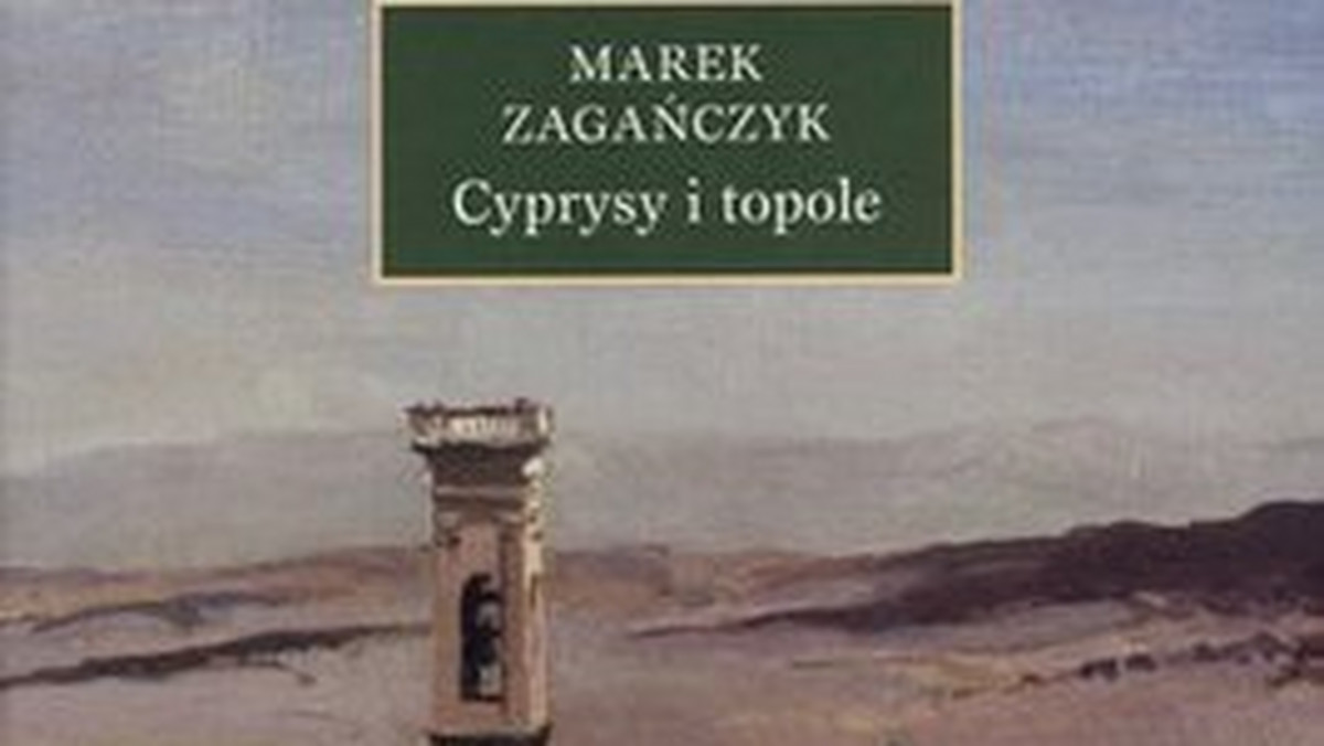 Grobowiec znajduje się w pobliżu Sarteano. W samym mieście czynne jest muzeum archeologiczne z dobrą kolekcją sztuki etruskiej, choć mało kto przychodzi je oglądać. Nie pamiętam, kiedy dowiedziałem się o odkryciu grobowca i kiedy pierwszy raz zobaczyłem kolorowe zdjęcia zdobiących go malowideł. 