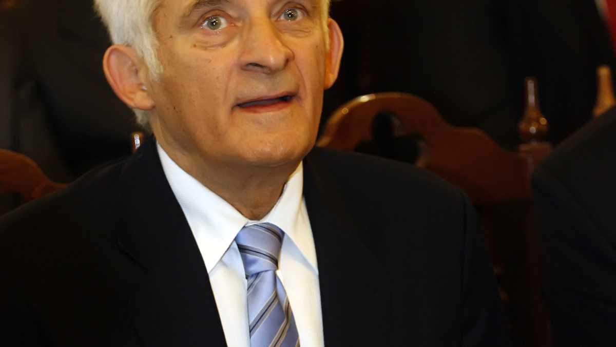 Przewodniczący Parlamentu Europejskiego Jerzy Buzek poparł kandydata PO na prezydenta Wrocławia Sławomira Piechotę. Jako najważniejsze zadanie dla przyszłego prezydenta Buzek wymienił m.in. właściwe wykorzystanie środków unijnych.