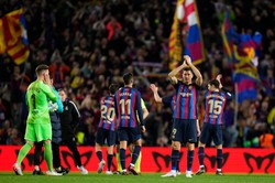 Barcelona tytuł ma praktycznie w kieszeni. Media chwalą Lewandowskiego