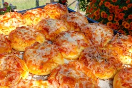 MINI PICE za koje svi traže recept: Dragica ih pravi najbolje, preukusne su i svaki put uspevaju!