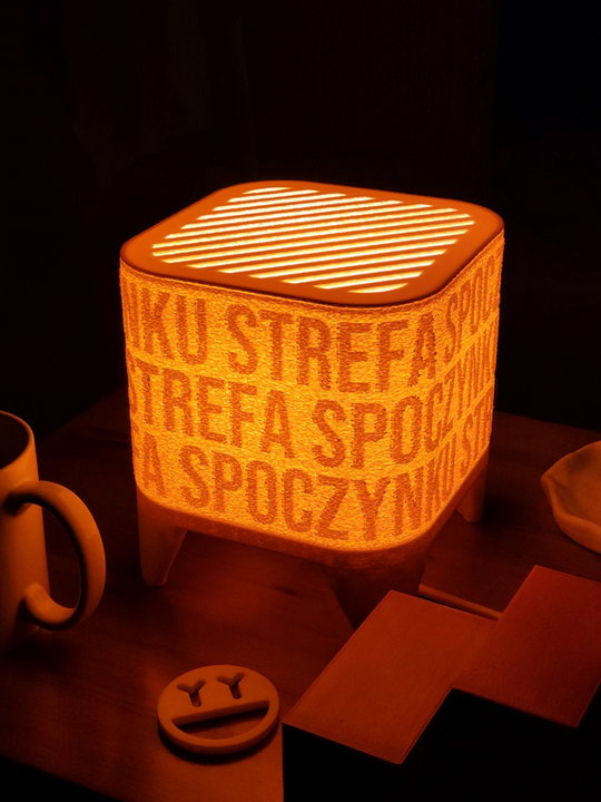 Adam Szczęsny i jego lampy 3D. Poznajcie Yam Yest Design