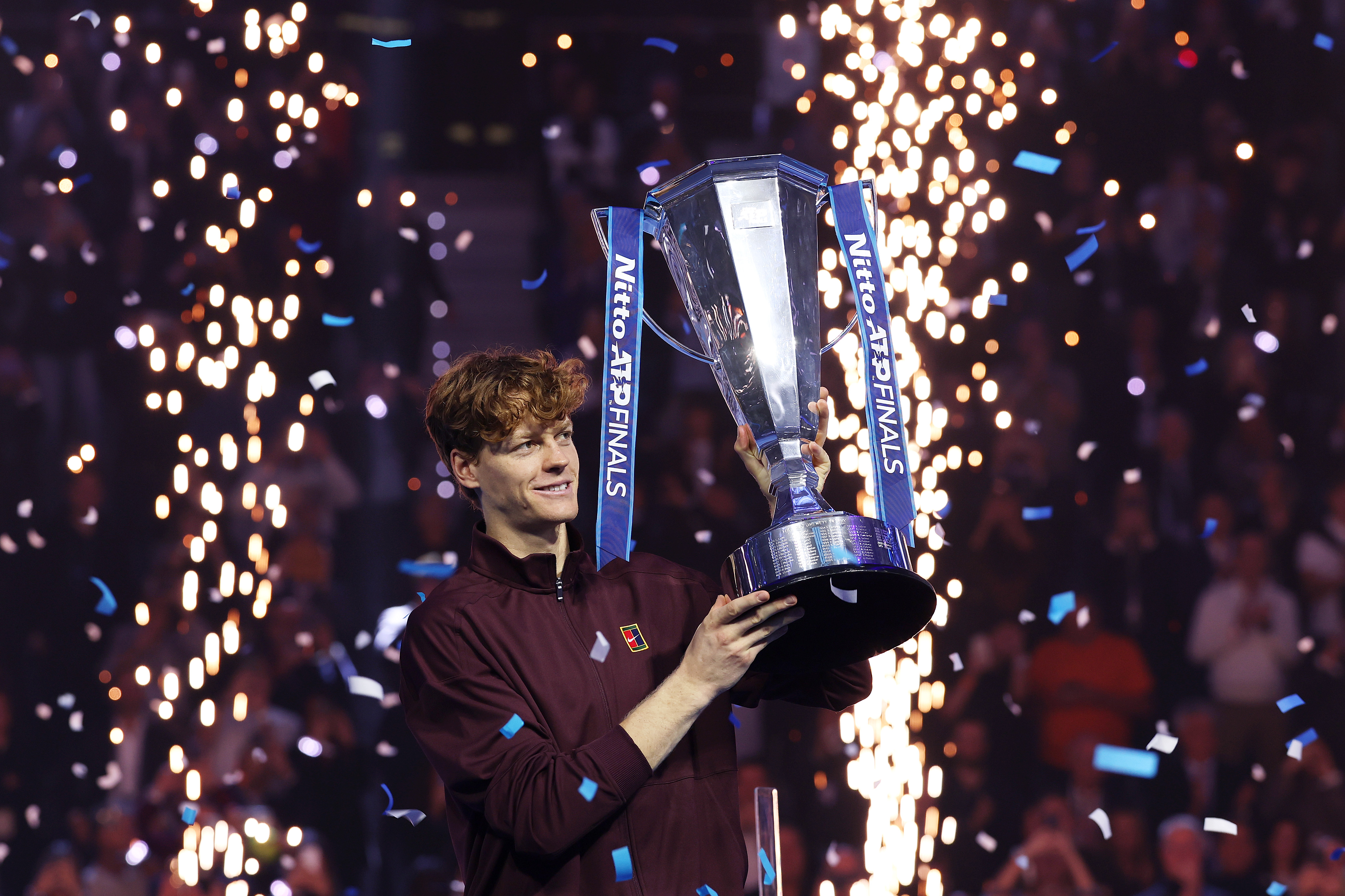 Sinner batte Alcaraz 7-6, 7-5: secondo titolo ATP Finals