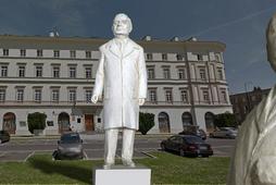 Pomniki Kaczyńskiego w Warszawie – montaż
