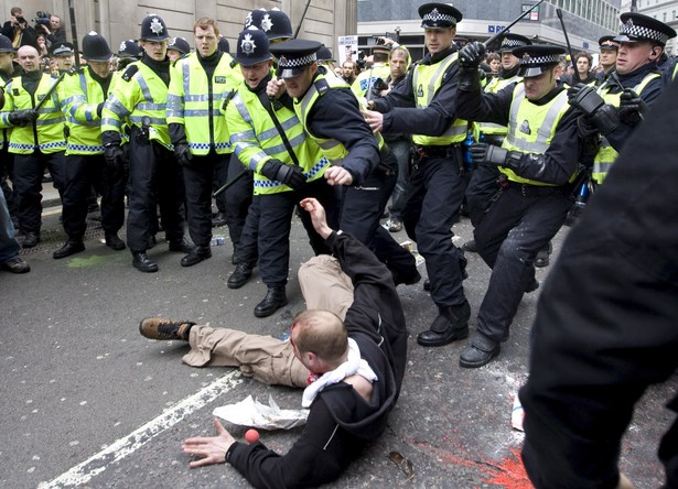 Protesty w Londynie w czasie szczytu G20. Fot. Bloomberg