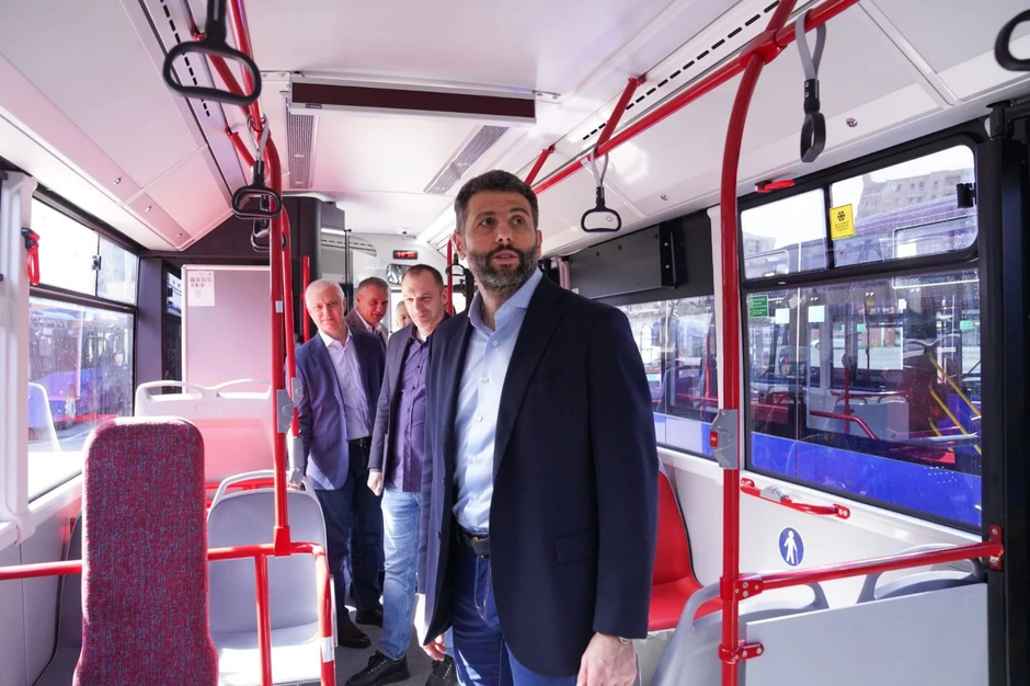 Aleksandar Šapić u novom autobusu