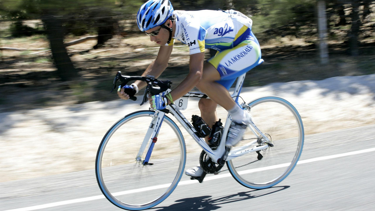 Francuski kolarz z grupy AG2r-La Mondiale Lloyd Mondory oblał test antydopingowy na obecność EPO w organizmie - UCI poinformowała we wtorek. To trzeci przypadek wykrycia niedozwolonych środków w tej ekipie w ostatnich latach.