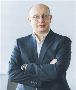 Dyrektor NASK: Budowanie modeli powinno być osią rozwojową [WYWIAD]