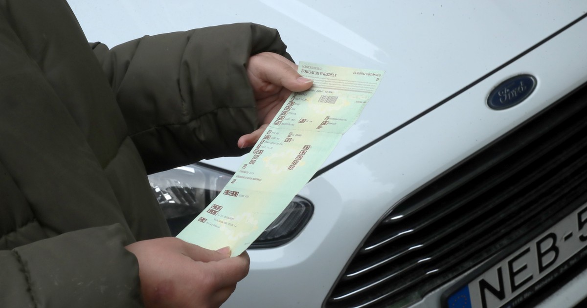 Különleges színű rendszámok kerülnek ki az utakra Magyarországon