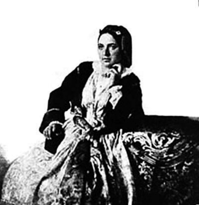 Milica Stojadinović Srpkinja bila je čuvena po lepoti. Zvali su je „lepa pesmotvorka“