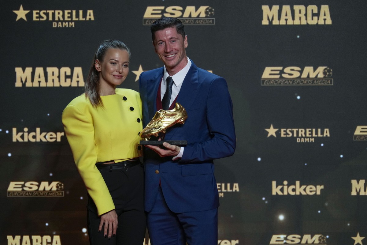 Robert Lewandowski z małżonką
