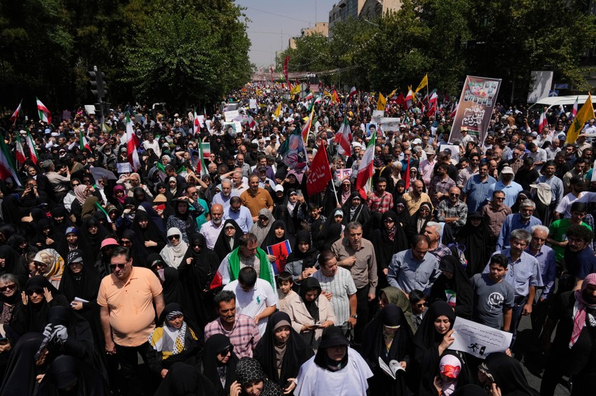 Protest protiv izraelskih napada na Iran u Teheranu