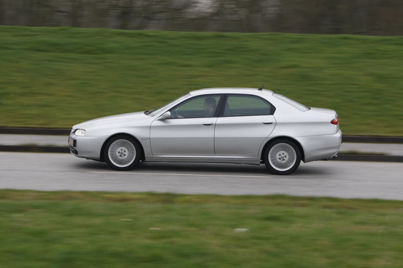 Alfa Romeo 166 3.2 – od 10 000 zł