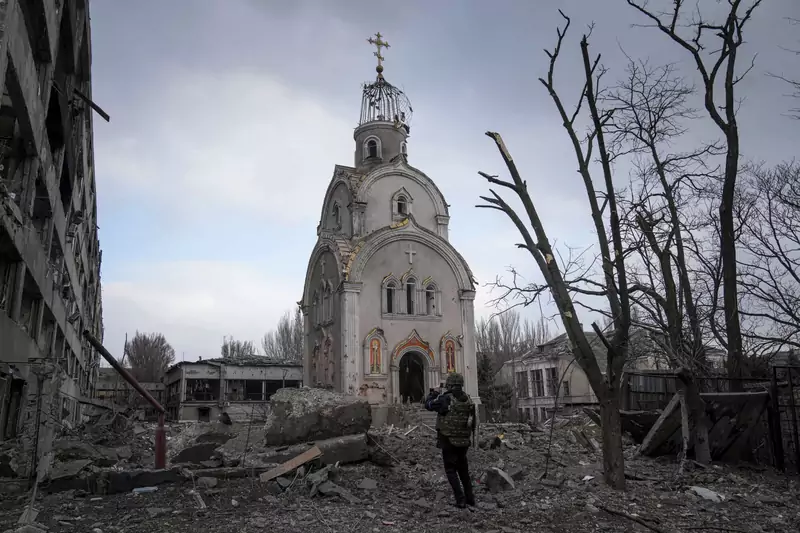 Zniszczony kościół w Mariupolu, zdjęcie z 10 marca 2022 r. 