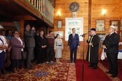 Prezydent Duda w meczecie o uchodźcach: Chciałbym, aby szanowali obyczaje...