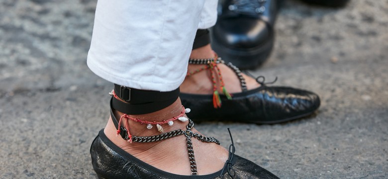 Najmodniejsze buty sezonu wiosna-lato 2025. Nie tylko baleriny w stylu Chanel