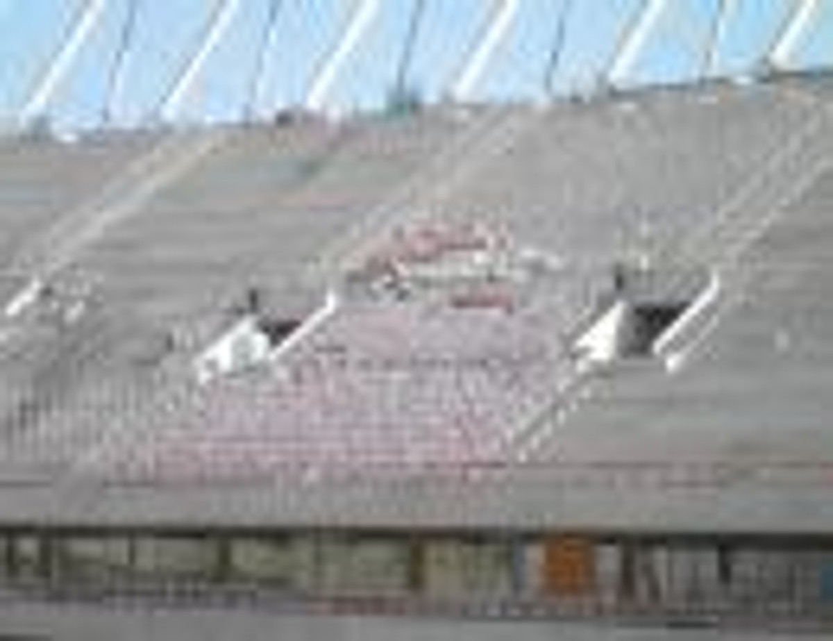 Montaż krzesełek na Stadionie Narodowym w Warszawie (1) Fot. materiały Narodowego Centrum Sportu
