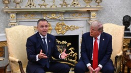 karol nawrocki i donald trump politykami roku 2025. wyniki sondażu