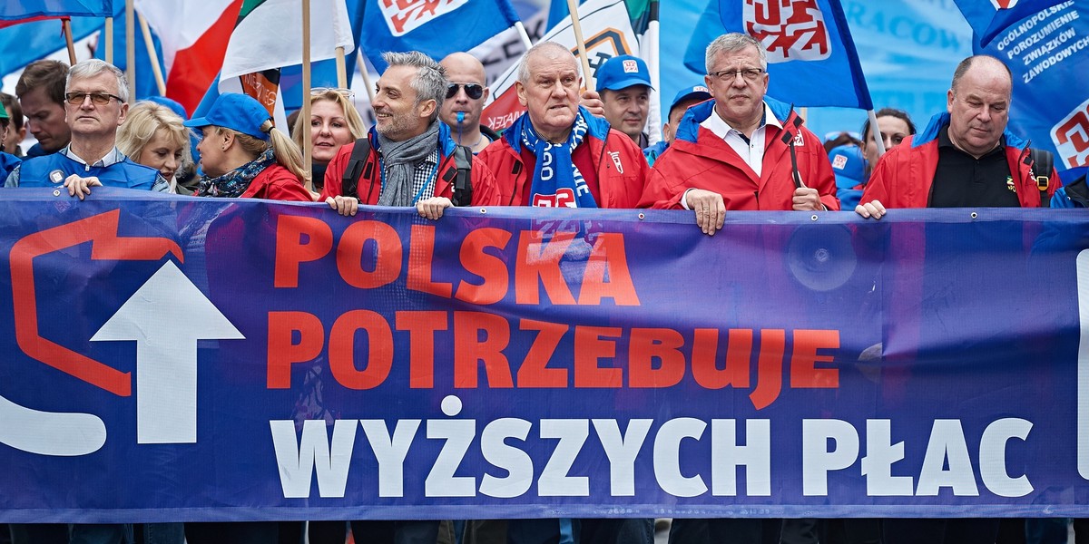 Protest związkowców i nauczycieli 22 września w Warszawie. Demonstrujący domagali się m.in. wyższych płac