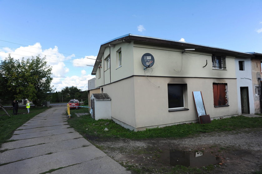 Pożar czterorodzinnego budynku w Strącznie