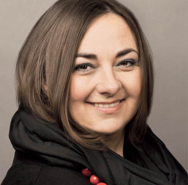 Zuzanna Skalska zajmuje się badaniem i analizą sygnałów zmian dla biznesu, właścicielka 360Inspiration, partner FutureS Thinking Group. Współpracuje z prezesami firm i członkami zarządów, doradzając im w kwestii możliwych scenariuszy rozwoju. Współtwórczyni School of Form (SWPS)

fot. mat. prasowe