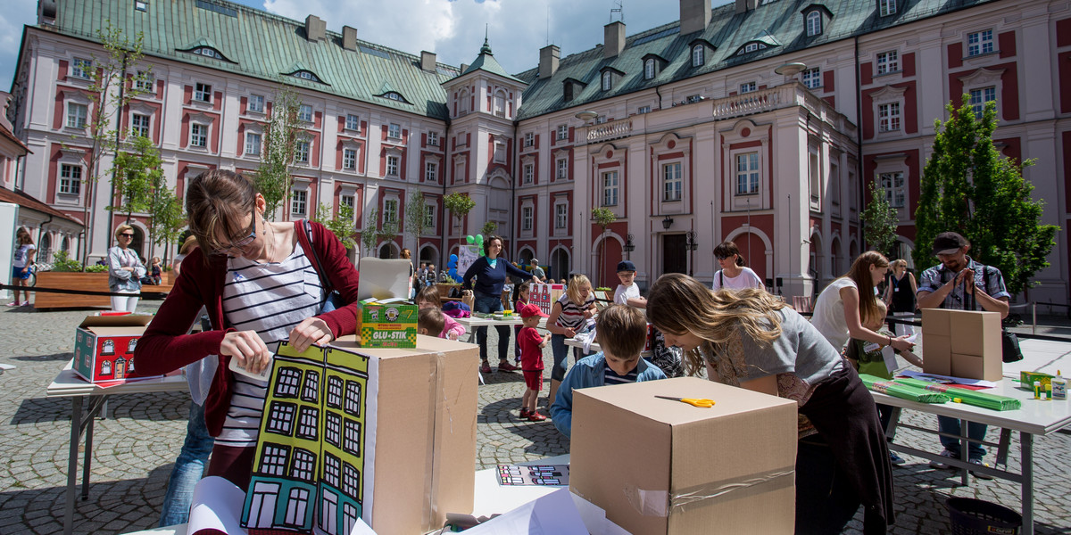 Piknik urbanistyczny na dziedzińcu UMP