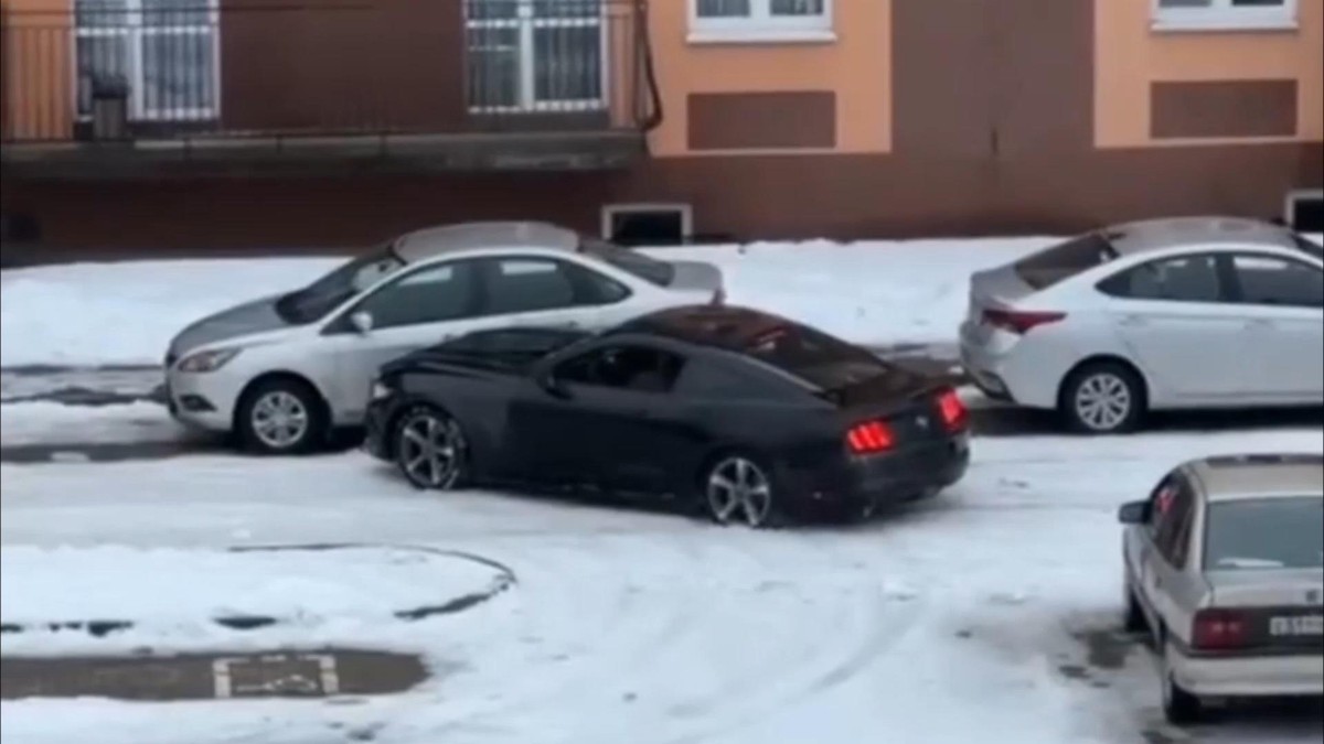 He crashed 11 cars before they got him. Dantean scenes under the block. Video