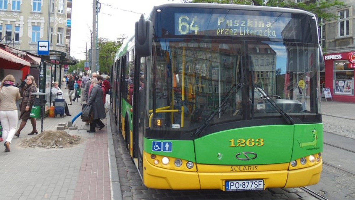 Od soboty pasażerowie komunikacji miejskiej w Poznaniu będą mogli korzystać z przystanków tramwajowych zlokalizowanych na podziemnym poziomie -2 ronda Kaponiera. Przebudowa węzła komunikacyjnego trwała pięć lat, we wrześniu uruchomiono część naziemną i poziom -1.