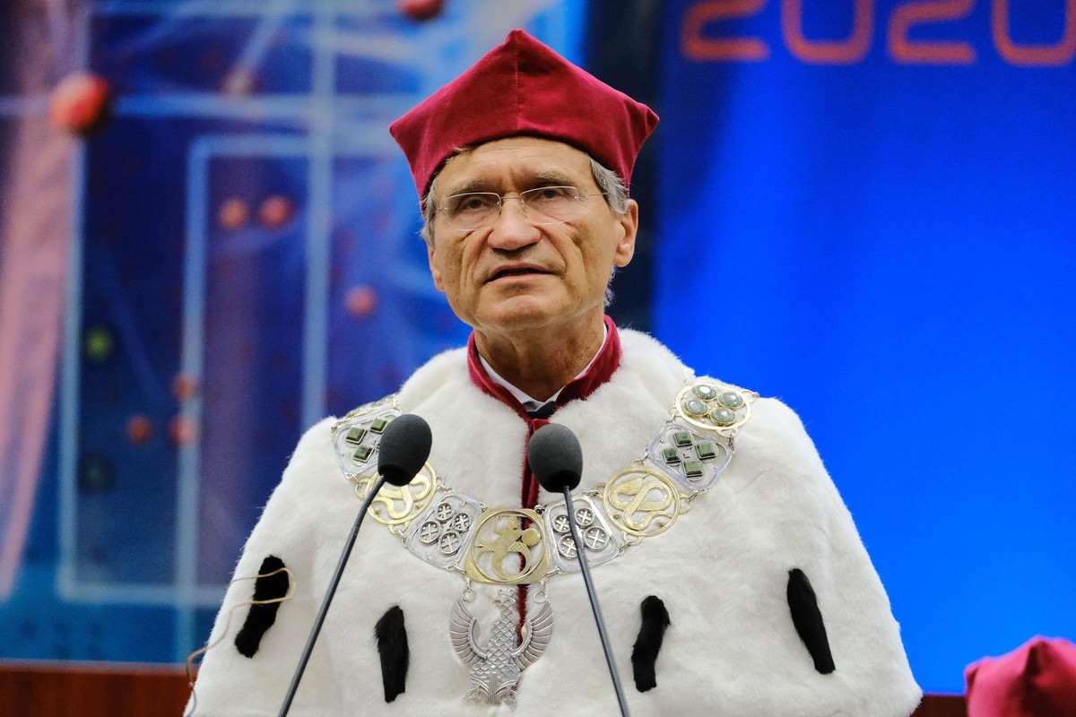 Rektor WUM prof. Zbigniew Gaciong
