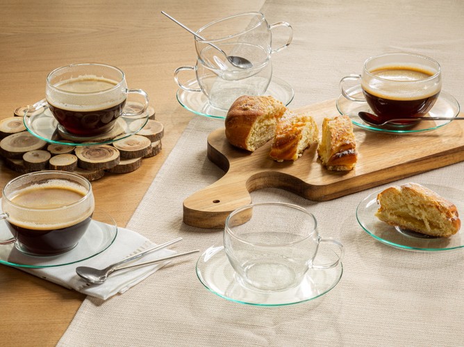 Aranżacje stołu i wnętrz na letnie przyjęcia