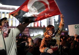 Protest u Istanbulu zbog pritvaranja gradonačelnika Istanbula Ekrema Imamoglua