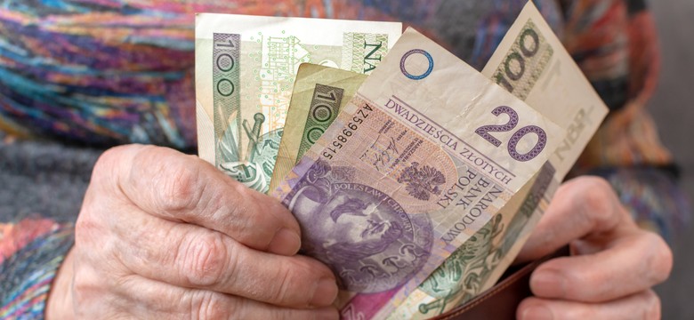 Czternaste emerytury 2024. Znamy termin wypłaty czternastek z ZUS. Pierwsze przelewy na konto już w sierpniu