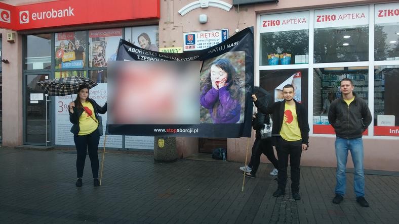 Kontrmanifestacja zwolenników całkowitego zakazu aborcji