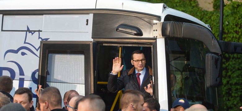Konferencja na Stadionie Narodowym, Mazowsze, potem cały kraj. Oto plan kampanijnego objazdu premiera