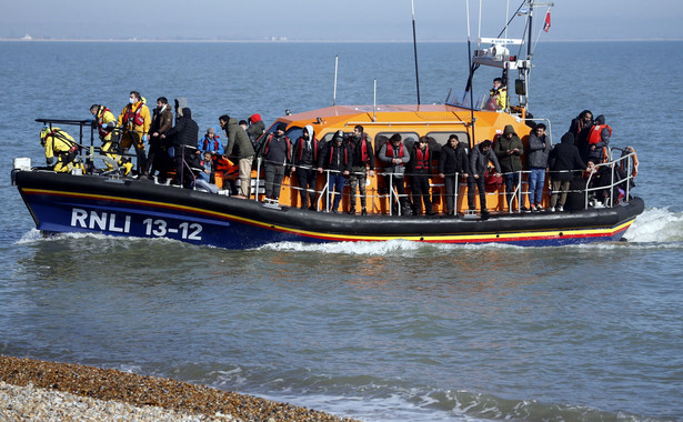 Minister obrony Włoch skrytykował Niemcy za finansowanie organizacji pozarządowej ratującej migrantów na morzu
