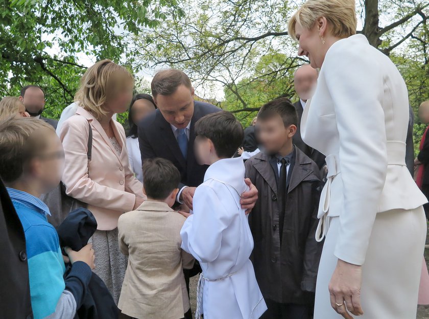 Duda u chrześniaka modlił się o II turę