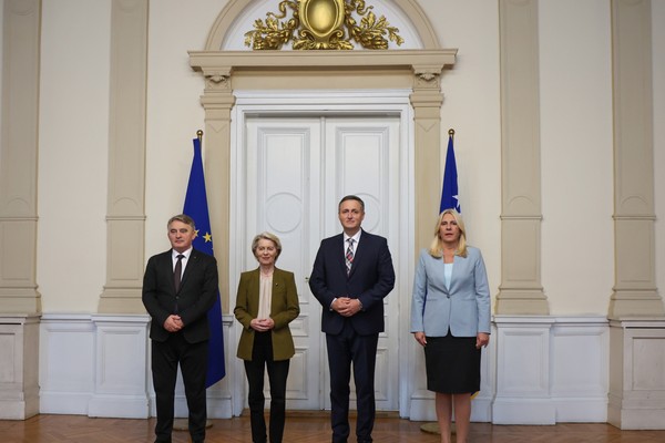 Slavica i deca foto Milan Ilić