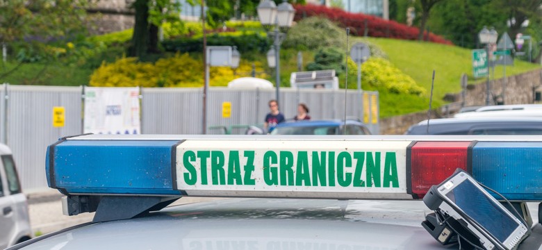 Balon z przemytniczą kontrabandą wylądował w Białymstoku. Straż Graniczna prowadzi działania
