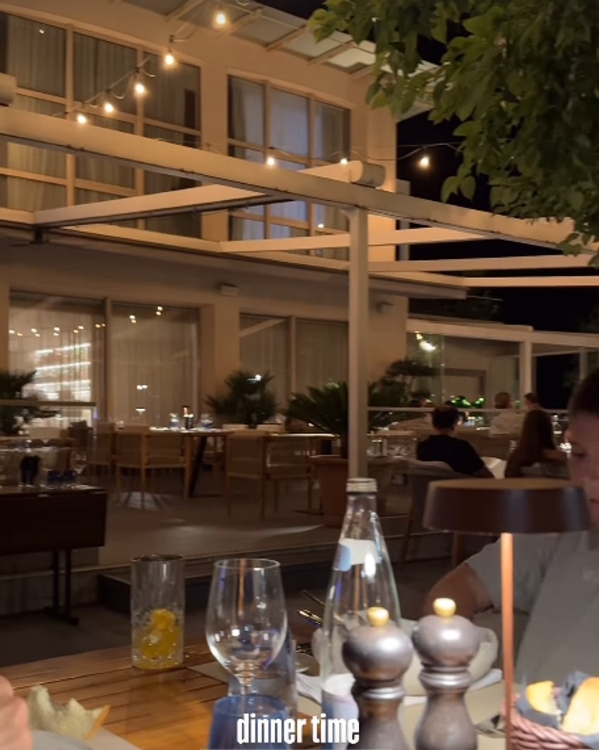 Danijela Dimitrovska na večeri sa verenikom i sinom