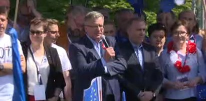 Komorowski na marszu KOD