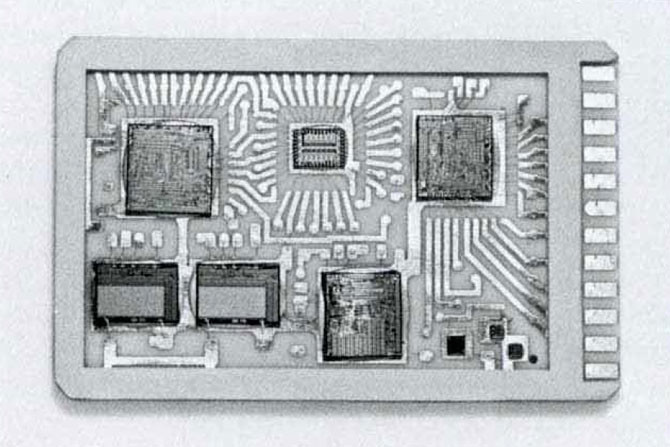 Oto serce HP-01. W roku 1977 ten niewielki układ elektoniczny był szczytem ówczesnej miniaturyzacji 